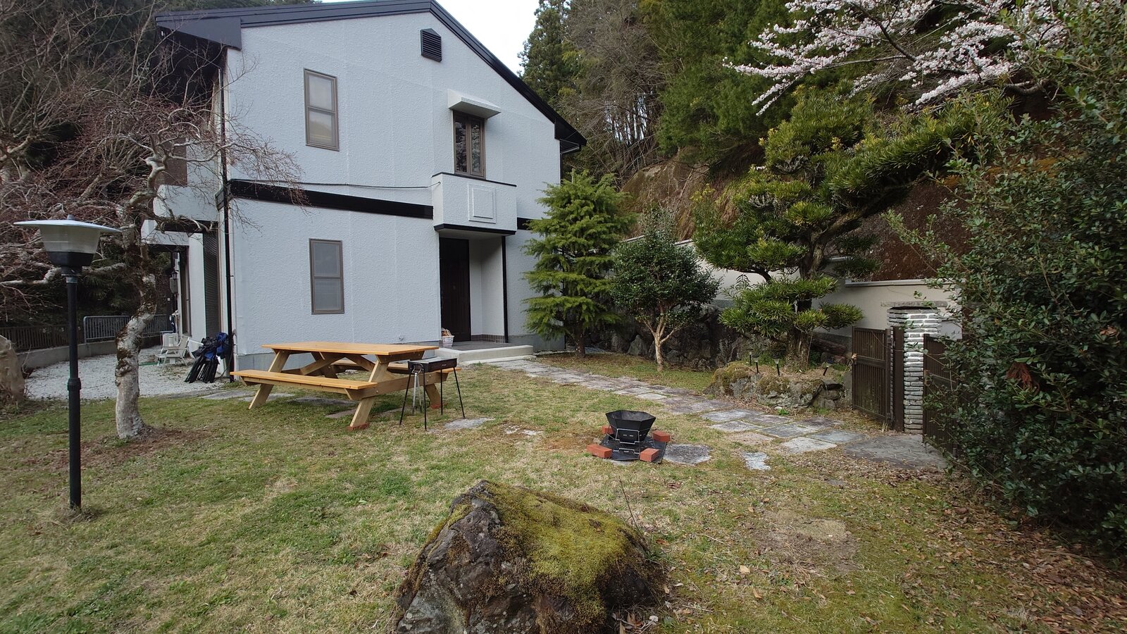 BBQ equipment at Guest House Kurotaki in Yoshino