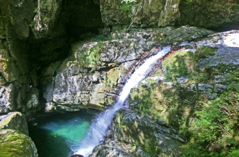 みたらい渓谷 — Mitarai Keikoku river gorge Kurotaki