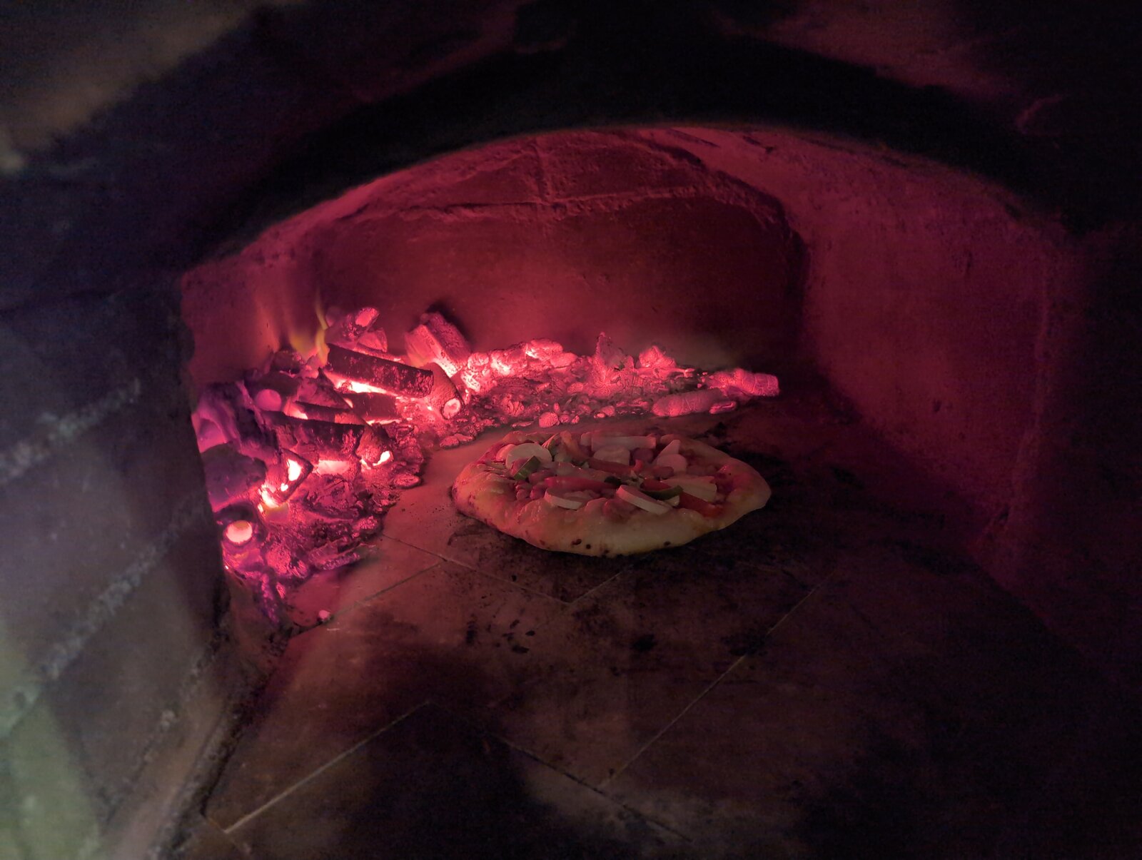 Pizza oven at Guest House Kurotaki